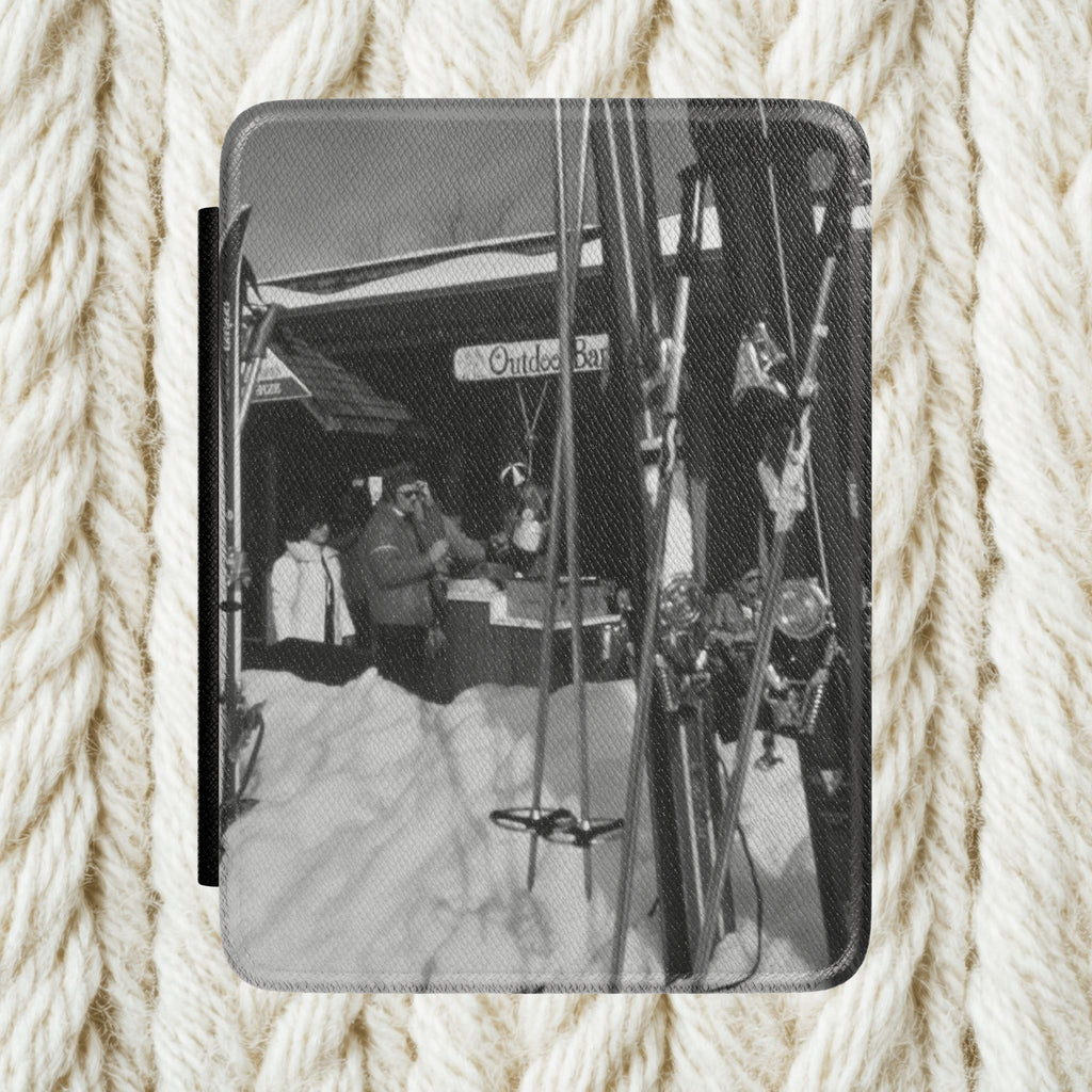 Vail Village Scene Kindle Case | Retro Ski Equipment, Snowy Cabin | monochome American | Unique gift